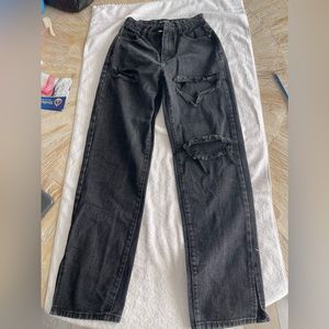 Pretty Little Thing PETITE Distressed Jeans